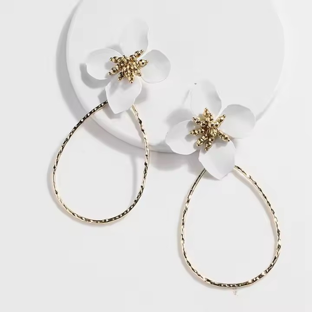Anthropologie cream and gold floral earrings
